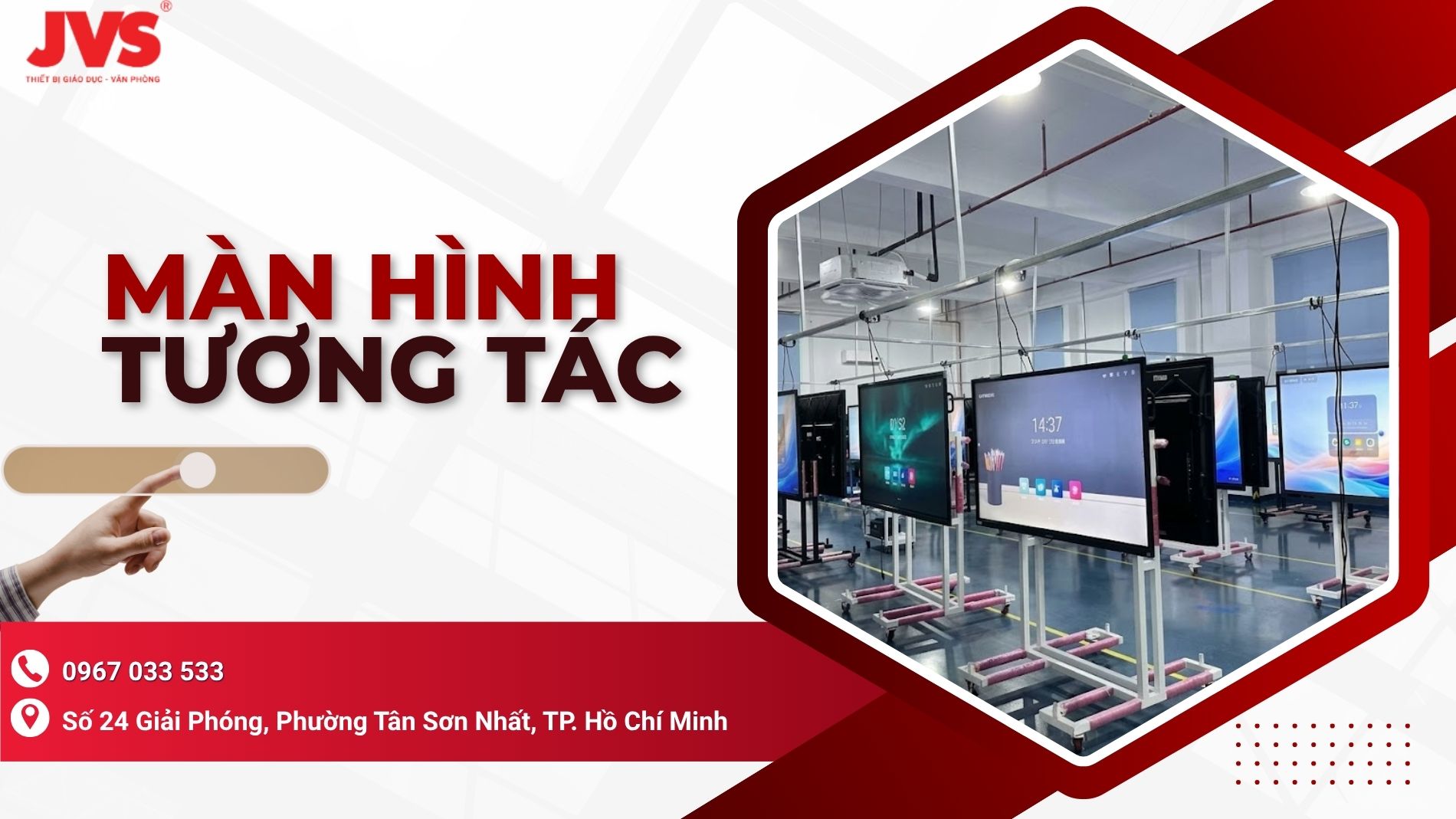 Đội ngũ kỹ thuật viên JVS tiến hành khảo sát và lắp đặt màn hình cảm ứng lớn tận nơi cho khách hàng.