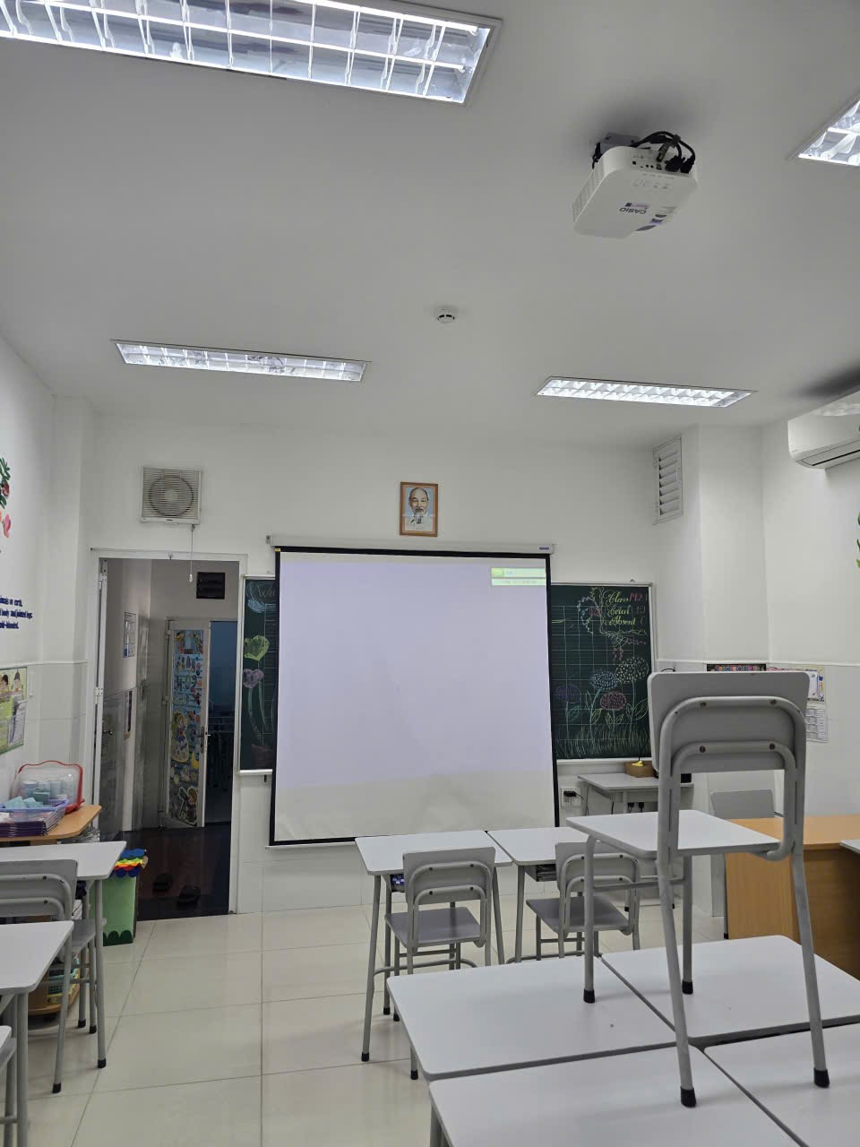 hoàn thành vệ sinh máy chiếu từ jvs